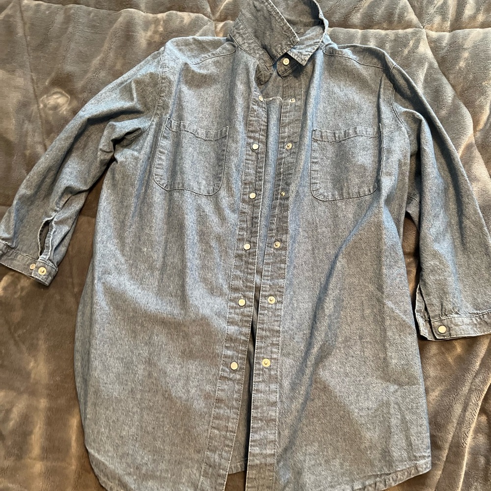 Oversized denim shirt —- small